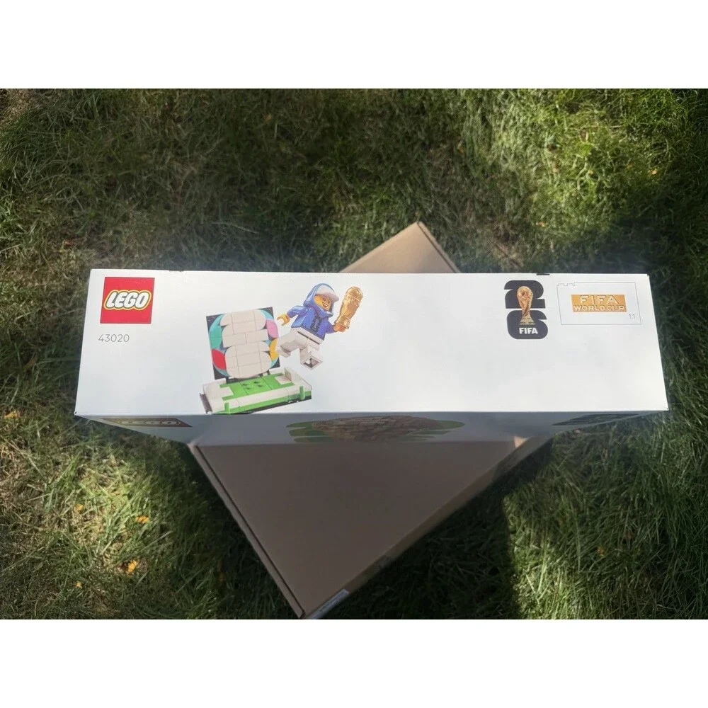 LEGO FIFA World Cup Official Trophy Building Set w/ World Cup 2026 Minifig 43020